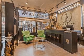 Ontdek jouw volgende avontuur of nieuwe, interessante investering! Dit handelspand vind je terug op een commerciële ligging in het kloppende hart...