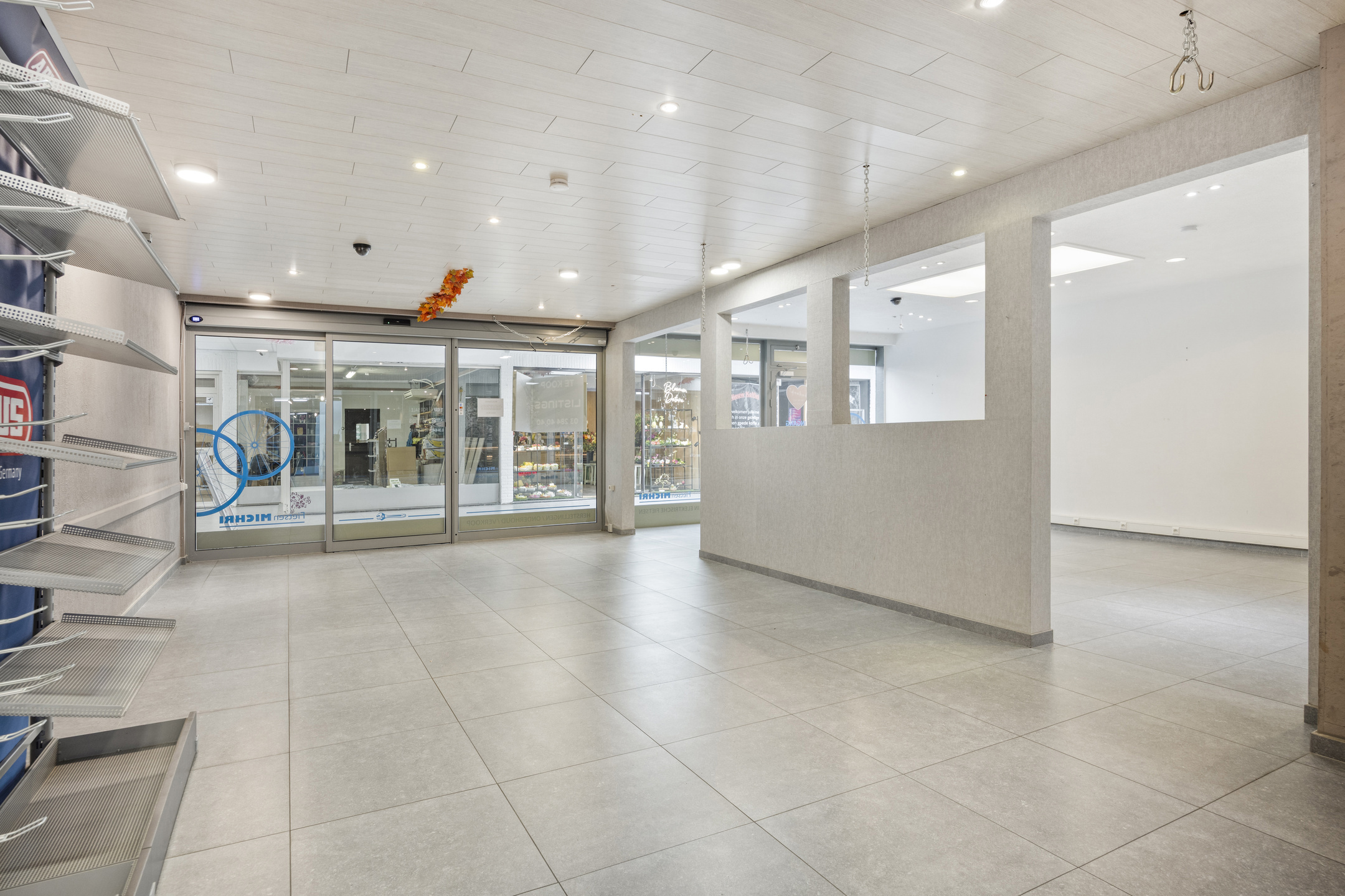 Multifunctioneel handelspand met garage in De Gaanderij te Beveren - foto 4