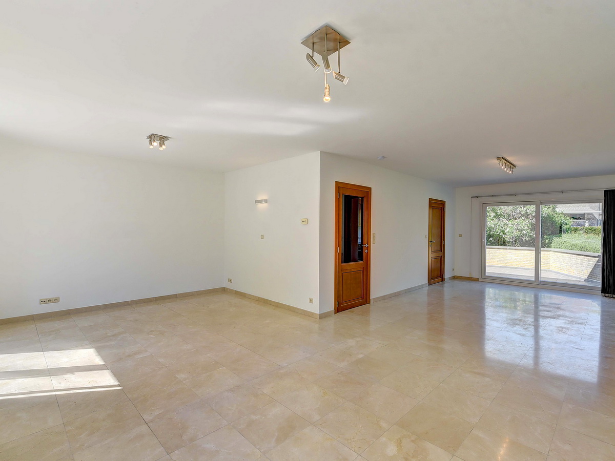 Instapklare woning met veel potentieel op gunstige ligging! - foto 3