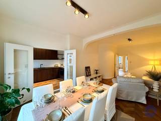 Informatie appartementDit instapklaar appartement is gelegen in een statig gebouw met lift (waarmee je rechtstreeks in het appartement binnen komt!),...