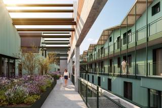 Atelier 0.08: Op zoek naar een ruim en comfortabel appartement met plaats voor het hele gezin? Dit appartement van maar liefst 147 m² heeft 2 slaapkamers en biedt een aangename combinatie van leefruimte, comfort en buitenruimte. De leefruimte wordt aangevuld met een terras van 8 m², ideaal om even te ontspannen of gezellig buiten te zitten.<br /><br />Een fietsberging is inbegrepen. De autostaanplaats is verplicht aan te kopen. Daarnaast bestaat de mogelijkheid om een extra berging aan te kopen.<br /><br />Meer info via www.matexi.be/deporre of bel naar 09 298 57 94.