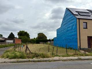 Deze bouwgrond (LOT 1) van maar liefst 336 m² biedt de perfecte basis voor jouw droomhuis. De kavel is verdeeld in 300 m² bouwgrond én een...