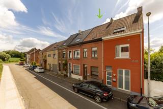 Immo Pické biedt U deze gunstig gelegen woning aan op wandelafstand van het centrum van Halle en bijgevolg in de nabijheid van scholen,...