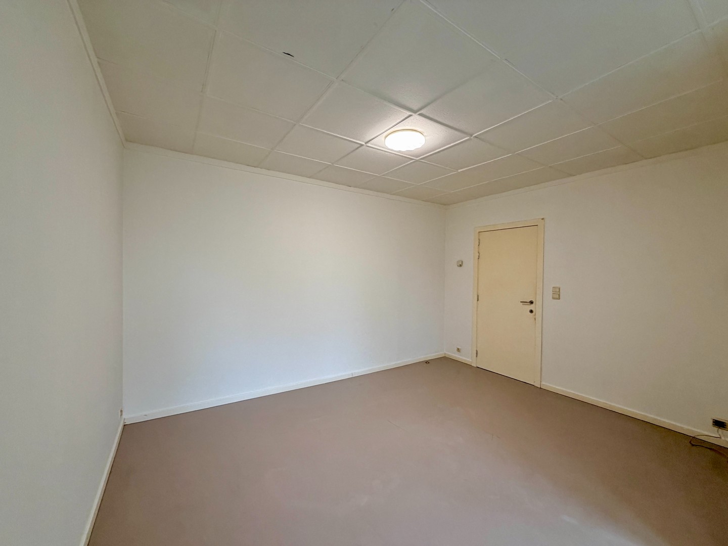 Recent opgefrist appartement met 2 slaapkamers te Gits! - foto 4