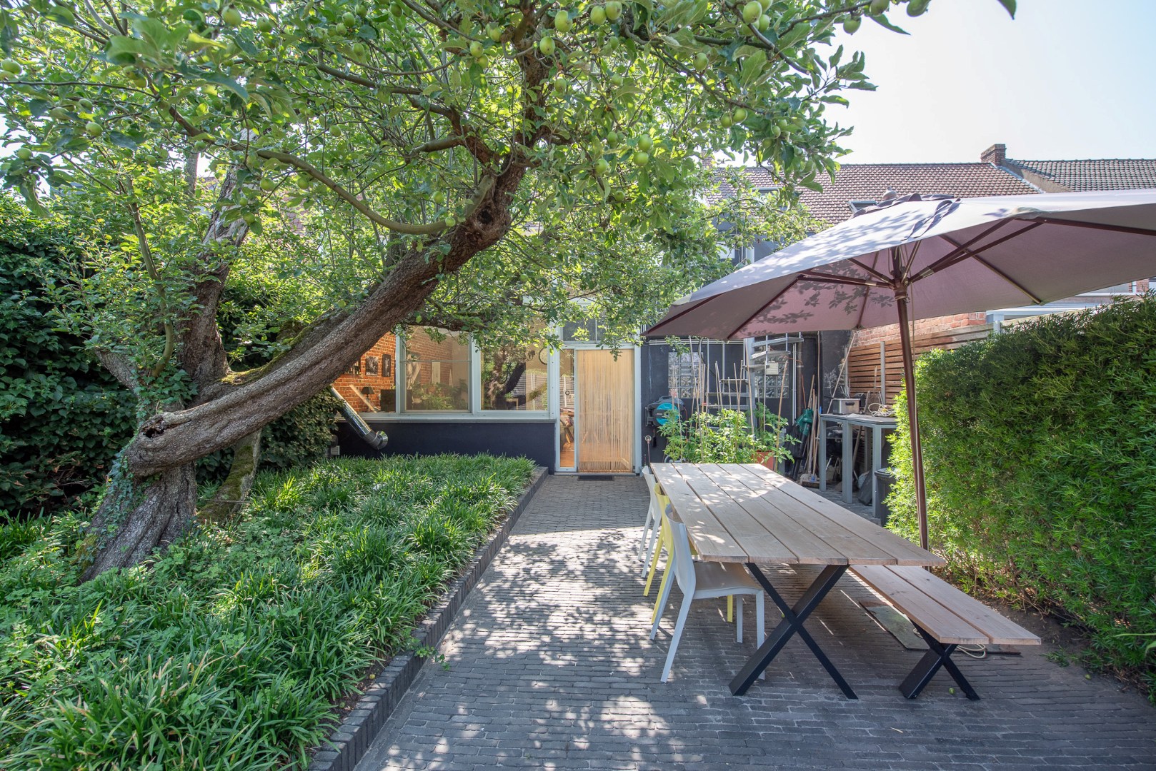 Karaktervolle stadswoning TE KOOP met prachtige stadstuin op toplocatie in Waregem! - foto 5