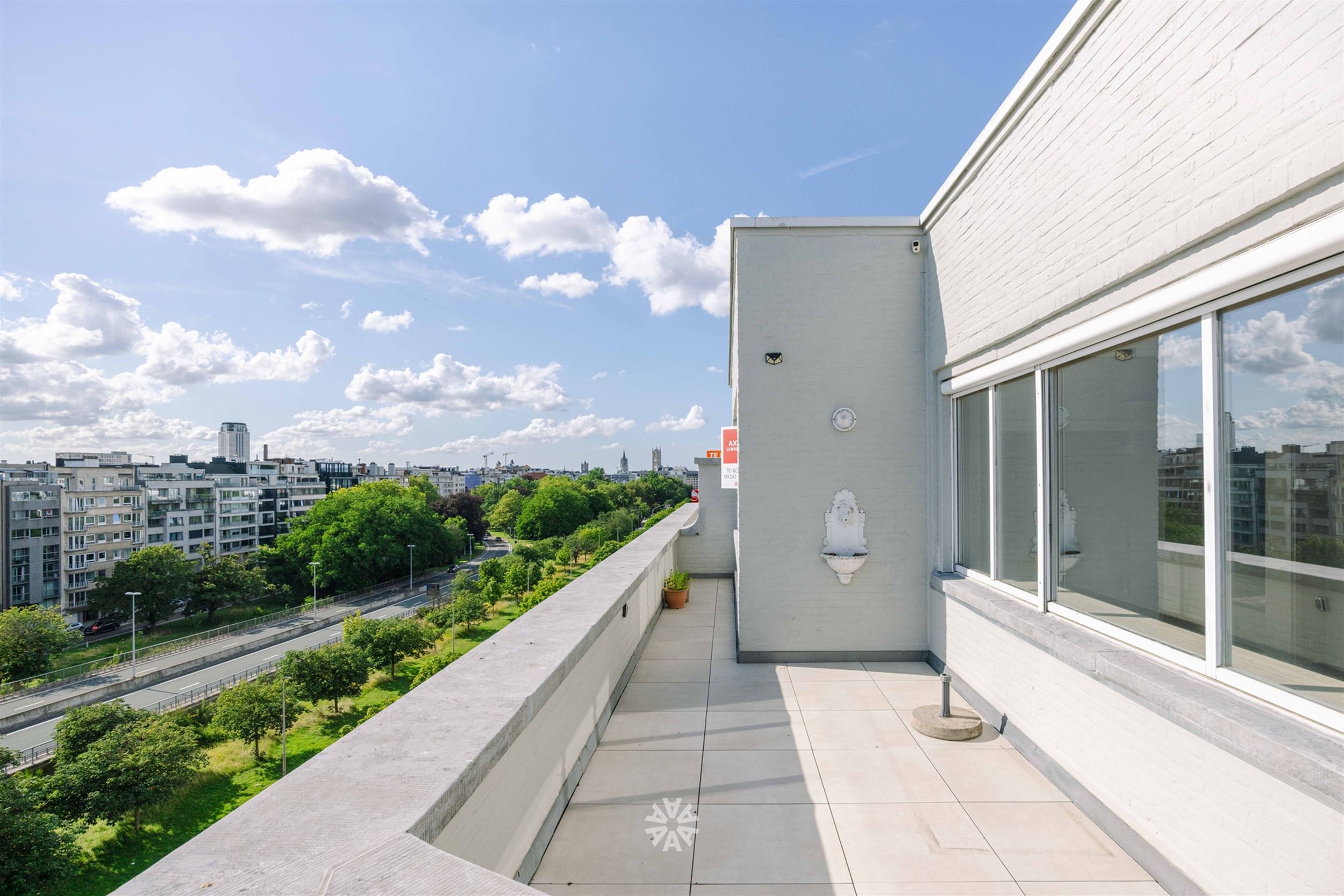 Ruim drie-slaapkamerappartement met groot terras te koop aan het Gentse Zuidpark - foto 5