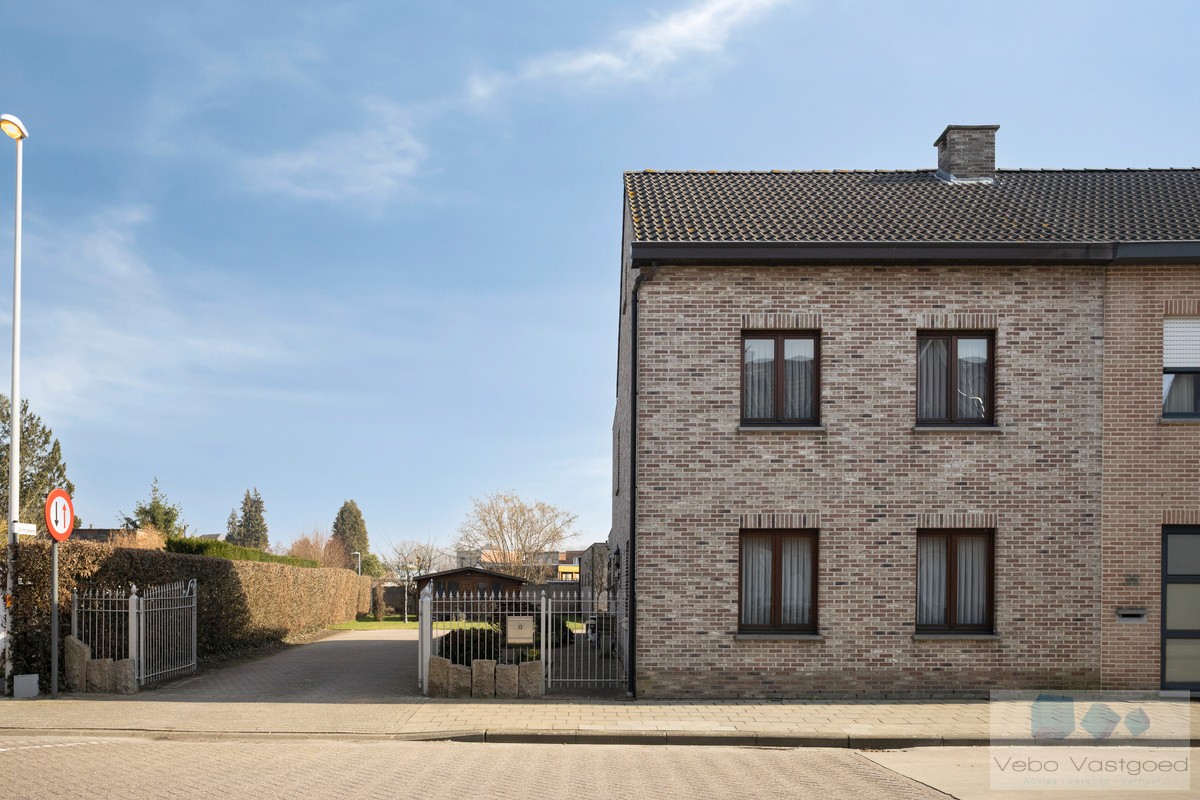 Ruime HOB met 4 slks, tuin en bijgebouw 75 m² te Kessel - foto 2