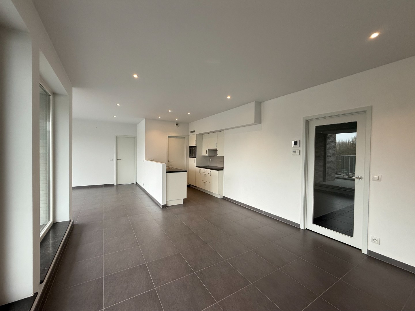 Lichtrijk appartement met ruim terras en groen uitzicht in Zwijnaarde - foto 3