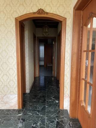 Deze unieke te renoveren villa met torentje uit 1965 is te koop in Ronse, midden in de Vlaamse Ardennen.De woning is gelegen in een groene omgeving,...