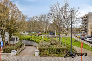 Dit ruim en modern appartement uit 2016, met een oppervlakte van 97 m² en veel lichtinval, is gelegen in het centrum van de stad en biedt alle...