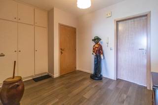Situé au cœur d’Erps, ce spacieux appartement au deuxième étage d’un immeuble bien entretenu avec ascenseur vous séduira par son...