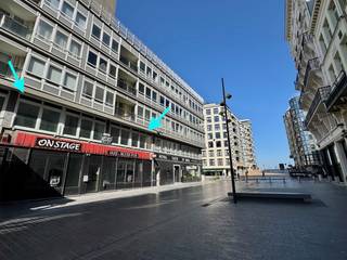 HANDELSGELIJKVLOERS van ca. 140 m² met bovengelegen RUIM APPARTEMENT, gelegen op een commerciële toplocatie op enkele stappen van de Zeedijk,...