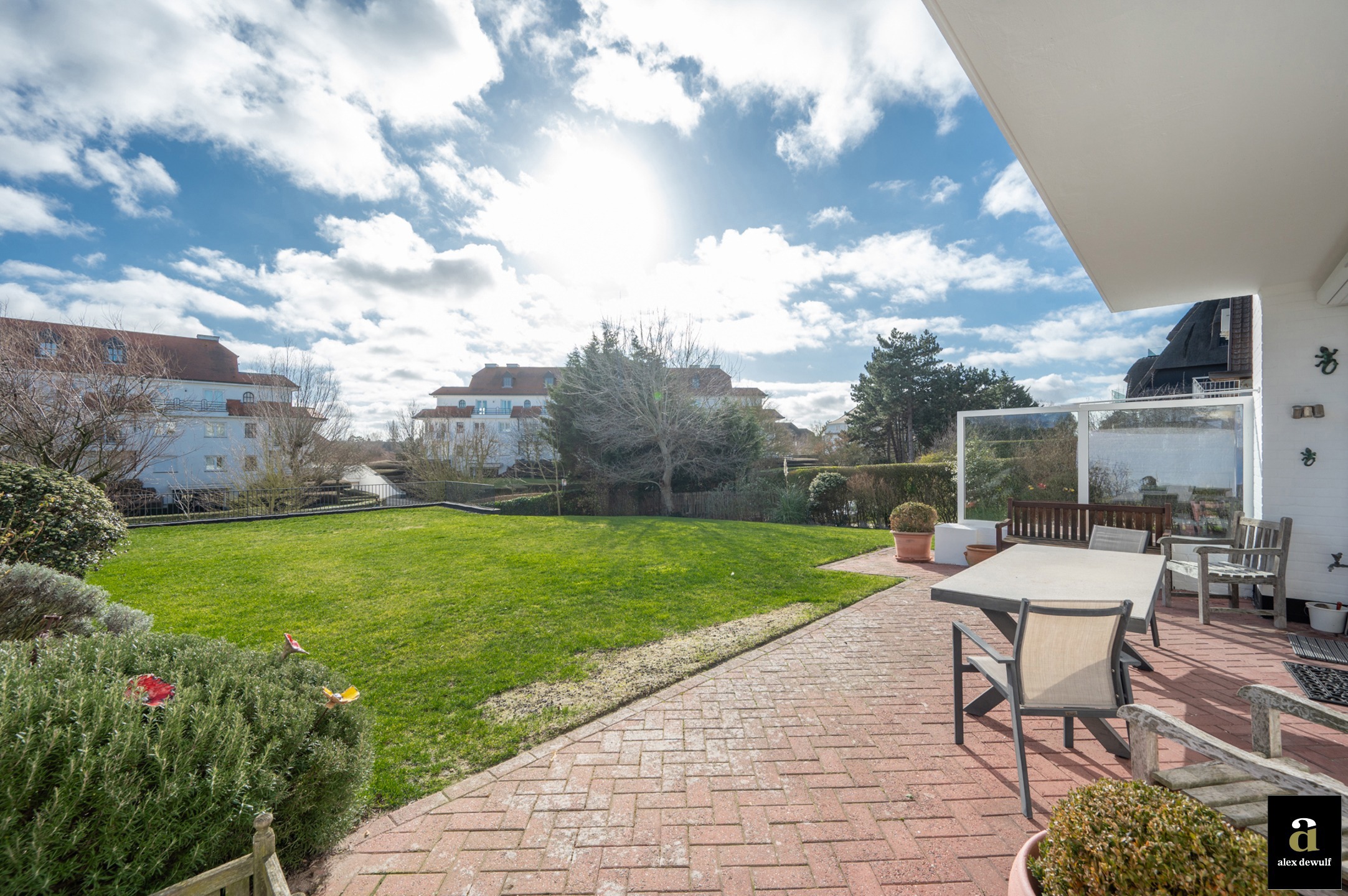 Exclusief hoekappartement in het Zoute ter hoogte van de Wandeldijk. - foto 3