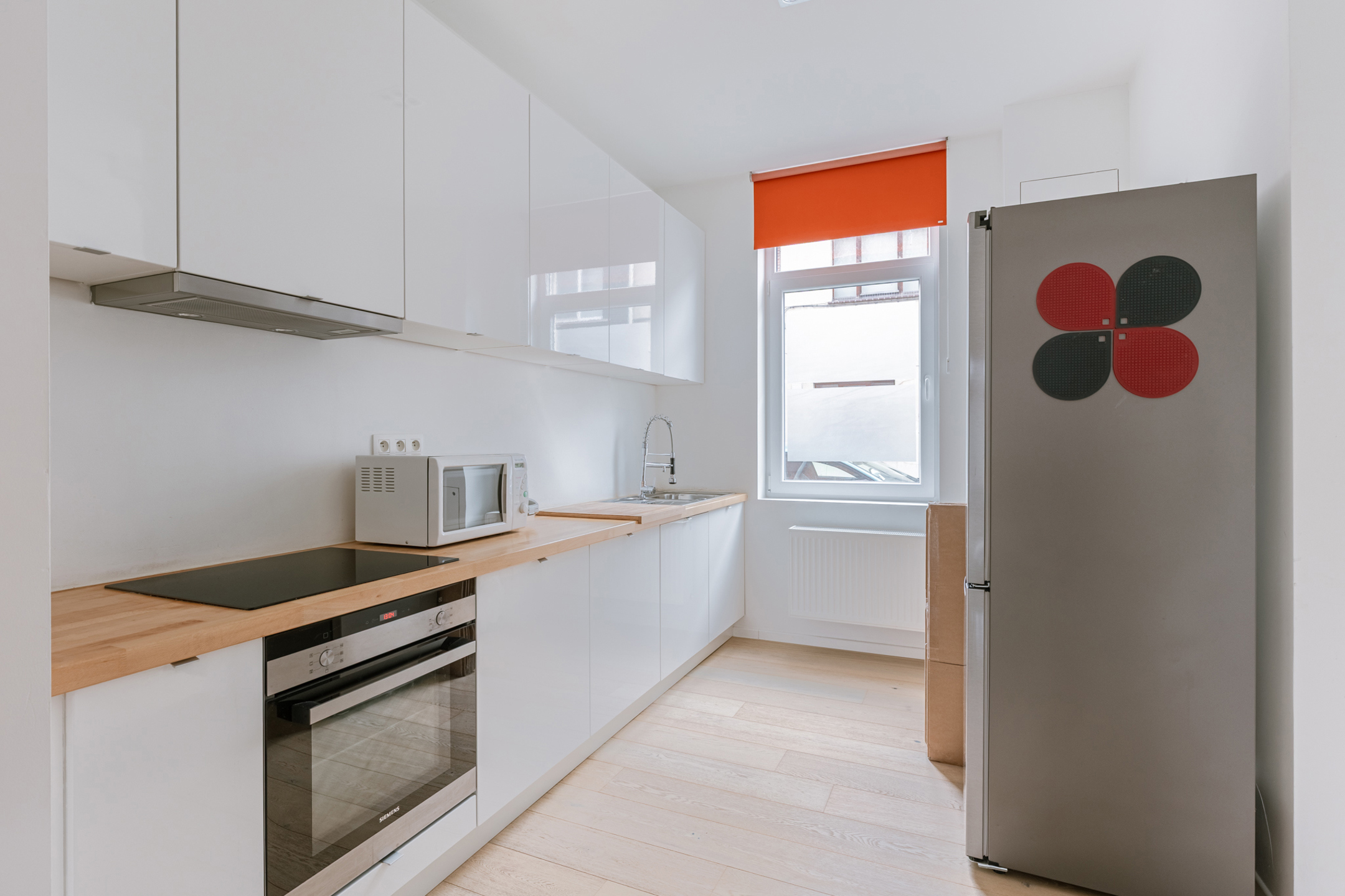 Ruime stadswoning met 4 slaapkamers en tuin nabij centrum Gent! - foto 3