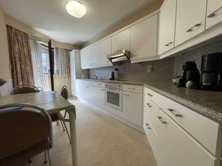 Dit appartement ligt pal in het hart van Genk en toch is de locatie zeer goed bereikbaar met de wagen, alsook met het openbaar vervoer.Het...