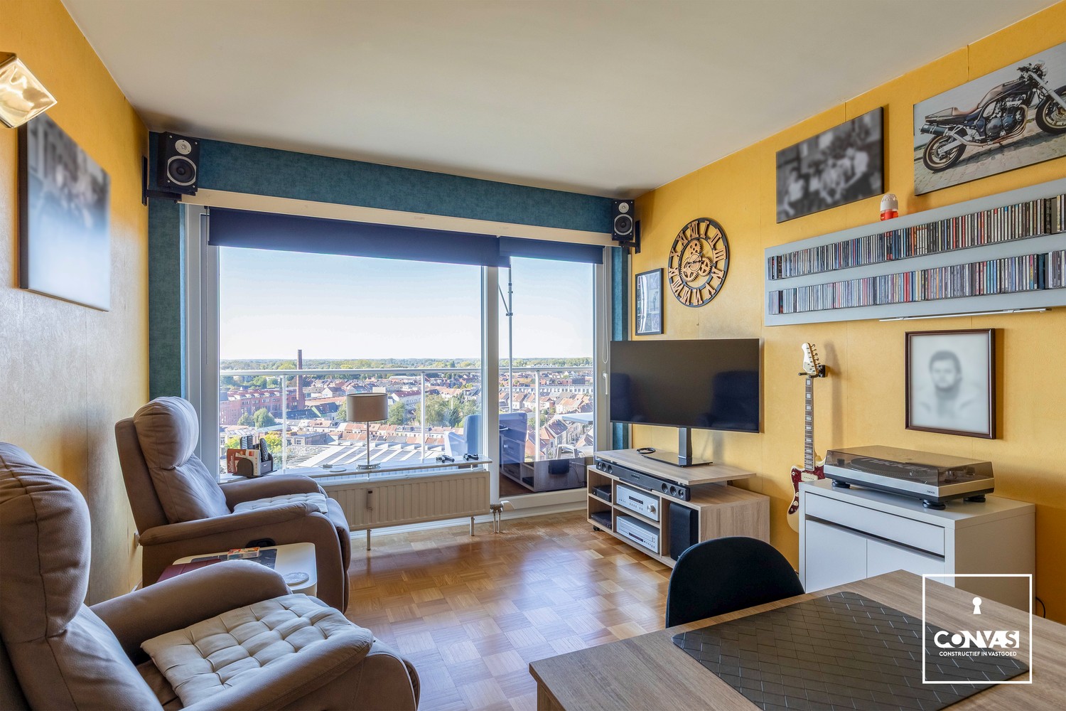 Goed onderhouden appartement met weidse uitzichten nabij centrum - foto 4