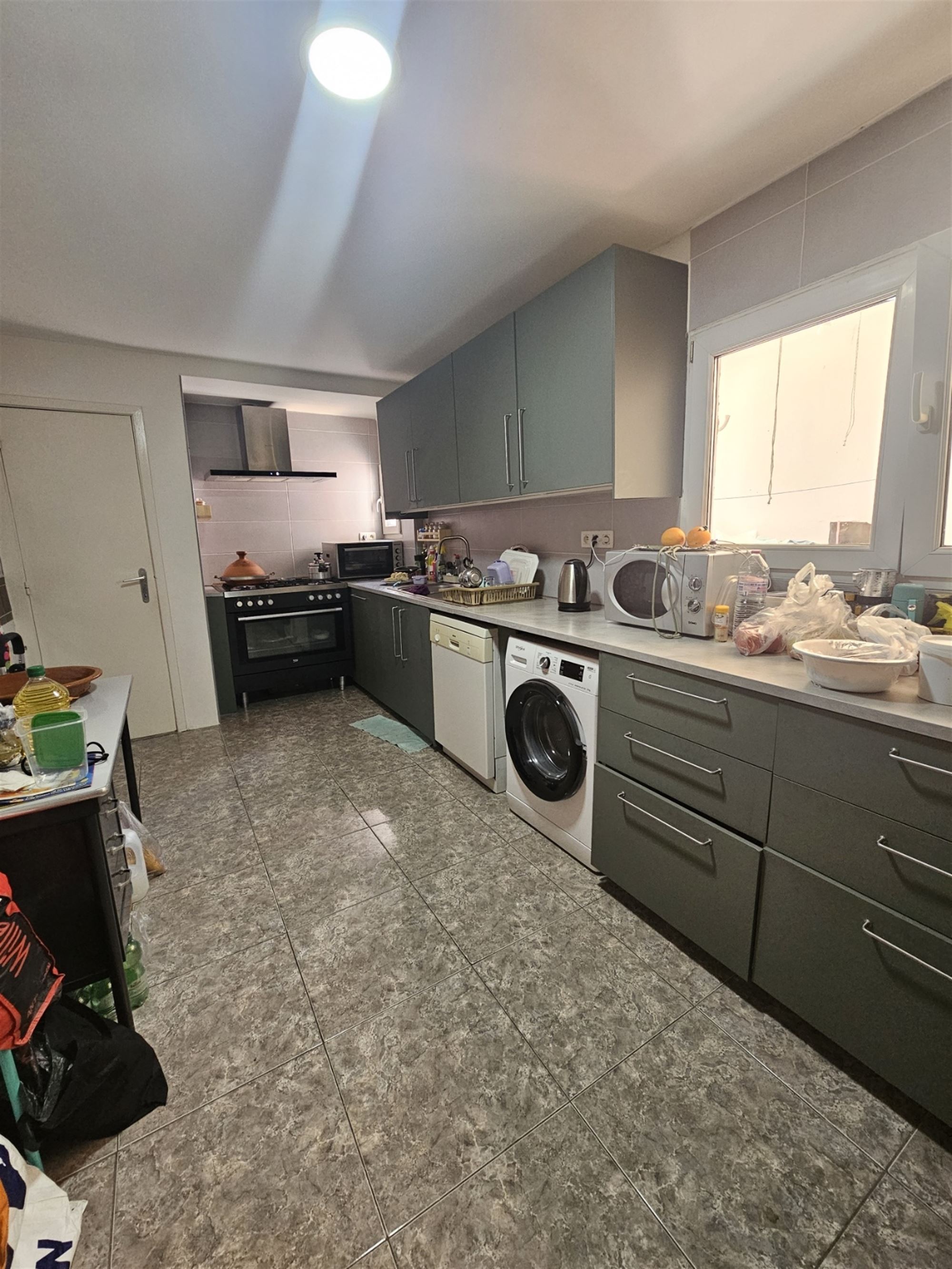 Gezinswoning met 5 slaapkamers en garage - foto 5