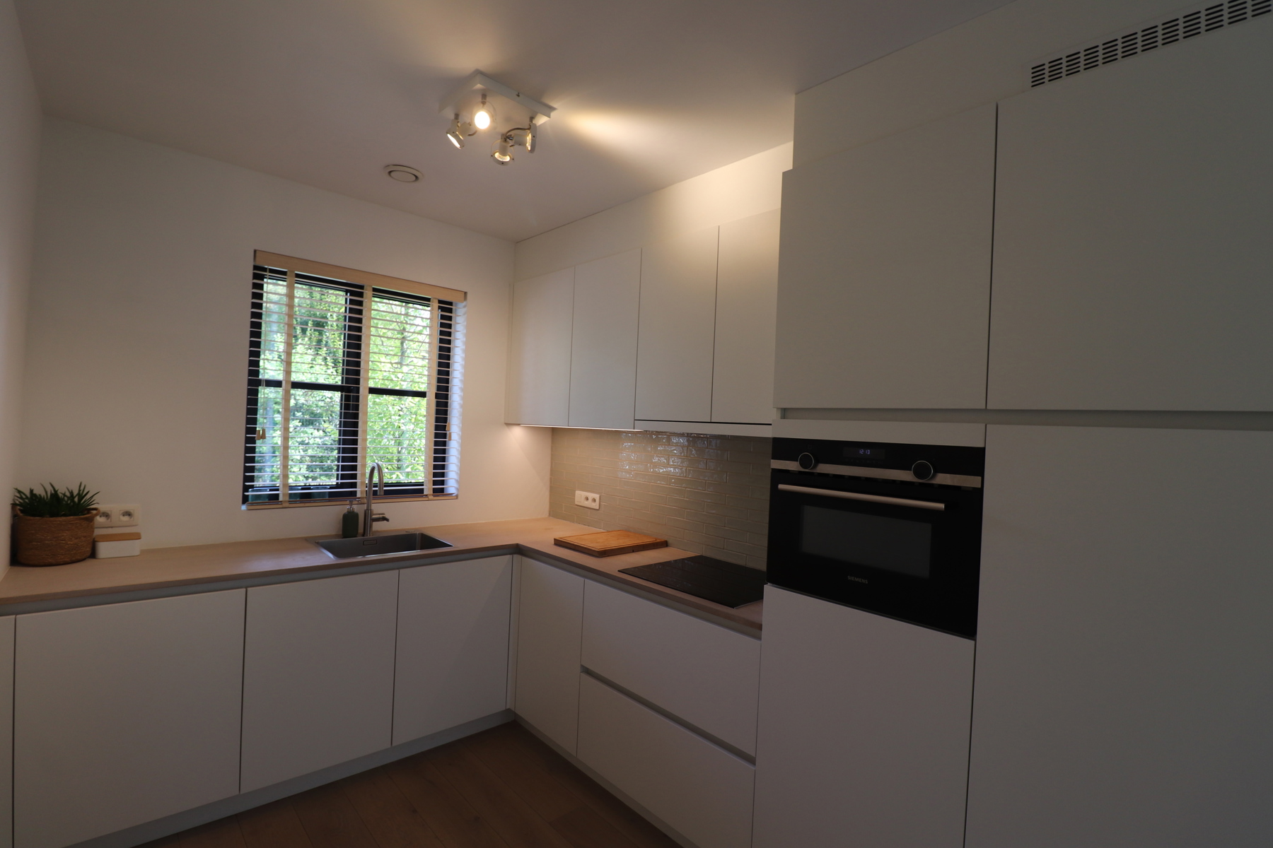 Charmante BEN-woning met 3 slaapkamers, zolder, terras met tuin en ondergrondse parking. - foto 4