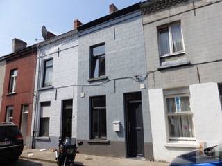 PLAN ONLINE UW BEZOEK VIA WWW.IMMOBOSS.BEDeze instapklare rijwoning is voorzien van alle comfort en bevindt zich op een rustige locatie in een...