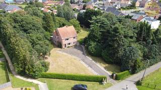 Bent u op zoek naar rust op een centrale omgeving? Dan is deze woning ideaal voor u! Dit prachtig pand met grote tuin is gelegen in...