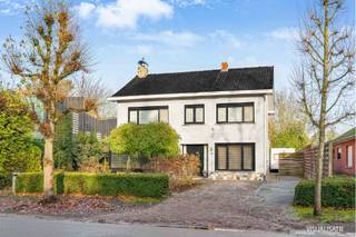 WARME, KNUSSE EN GEZELLIGE GEZINSWONING OP RUIM PERCEEL – GERENOVEERD EN INSTAPKLAARWelkom in deze knusse en gezellige gezinswoning, oorspronkelijk...