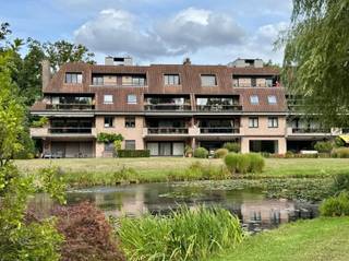 Dans le parc résidentiel de villas De List, vous découvrirez cet appartement spacieux et solidement construit au premier étage. Bien que...