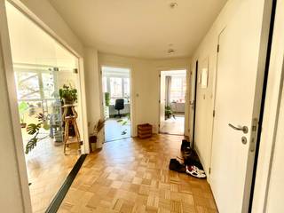 Ruim appartement met twee slaapkamers in het hartje van Gent.Het appartement is uitstekend gelegen, vlakbij het openbaar vervoer en op wandelafstand...