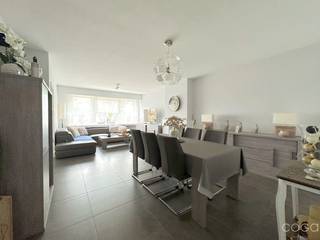 Dit vernieuwde appartement van 86 m² bevindt zich op de eerste verdieping van een verzorgd gebouw met lift, op wandelafstand van winkels en...