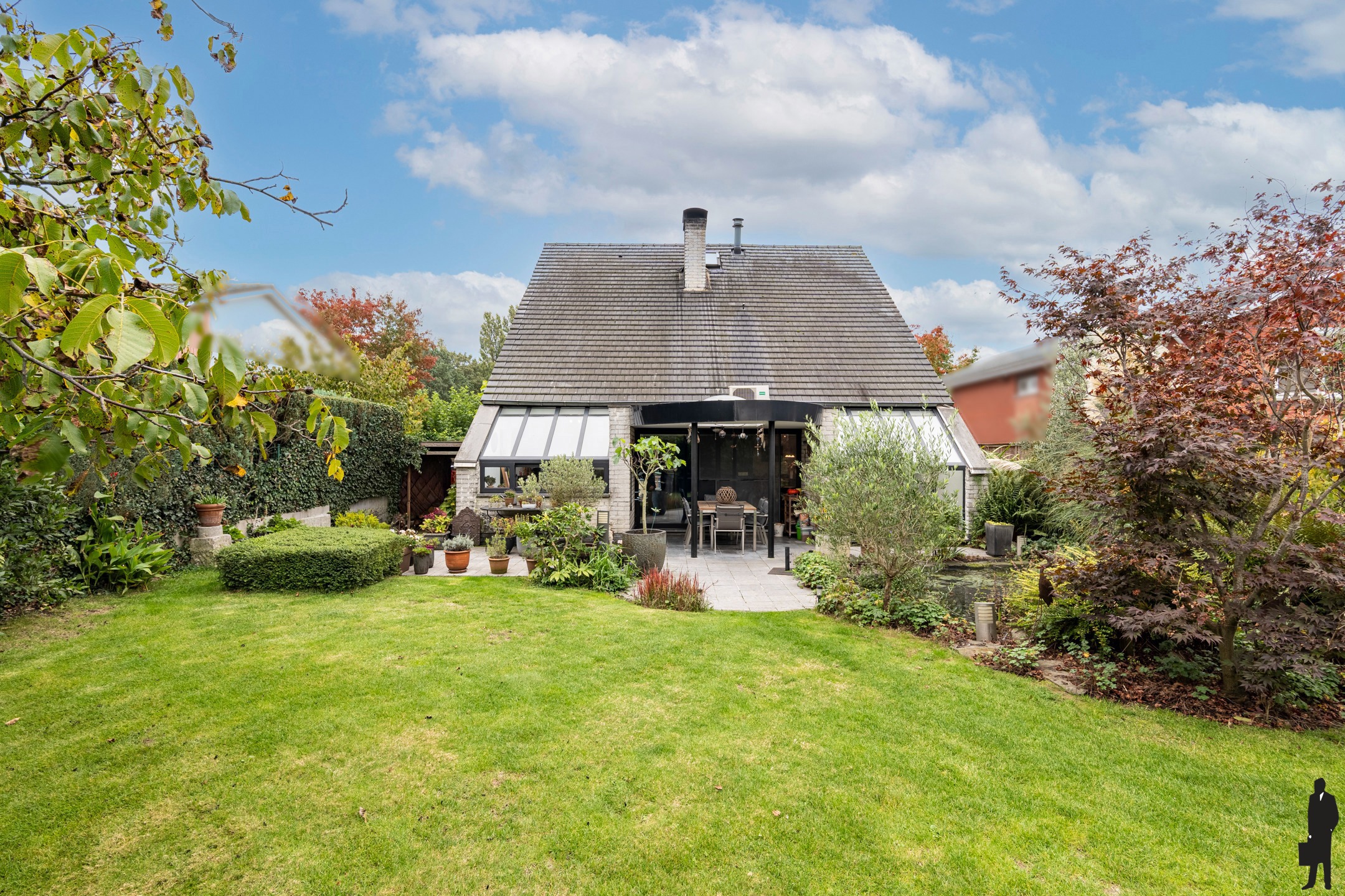 Instapklare gezinswoning met 3slks, tuin en garage op 563 m² - foto 2