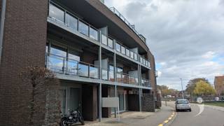 Appartement récent au rez-de-chaussée dans le centre d'Aarschot.Belle finition de l'appartement avec un hall d'entrée avec un espace pour un...