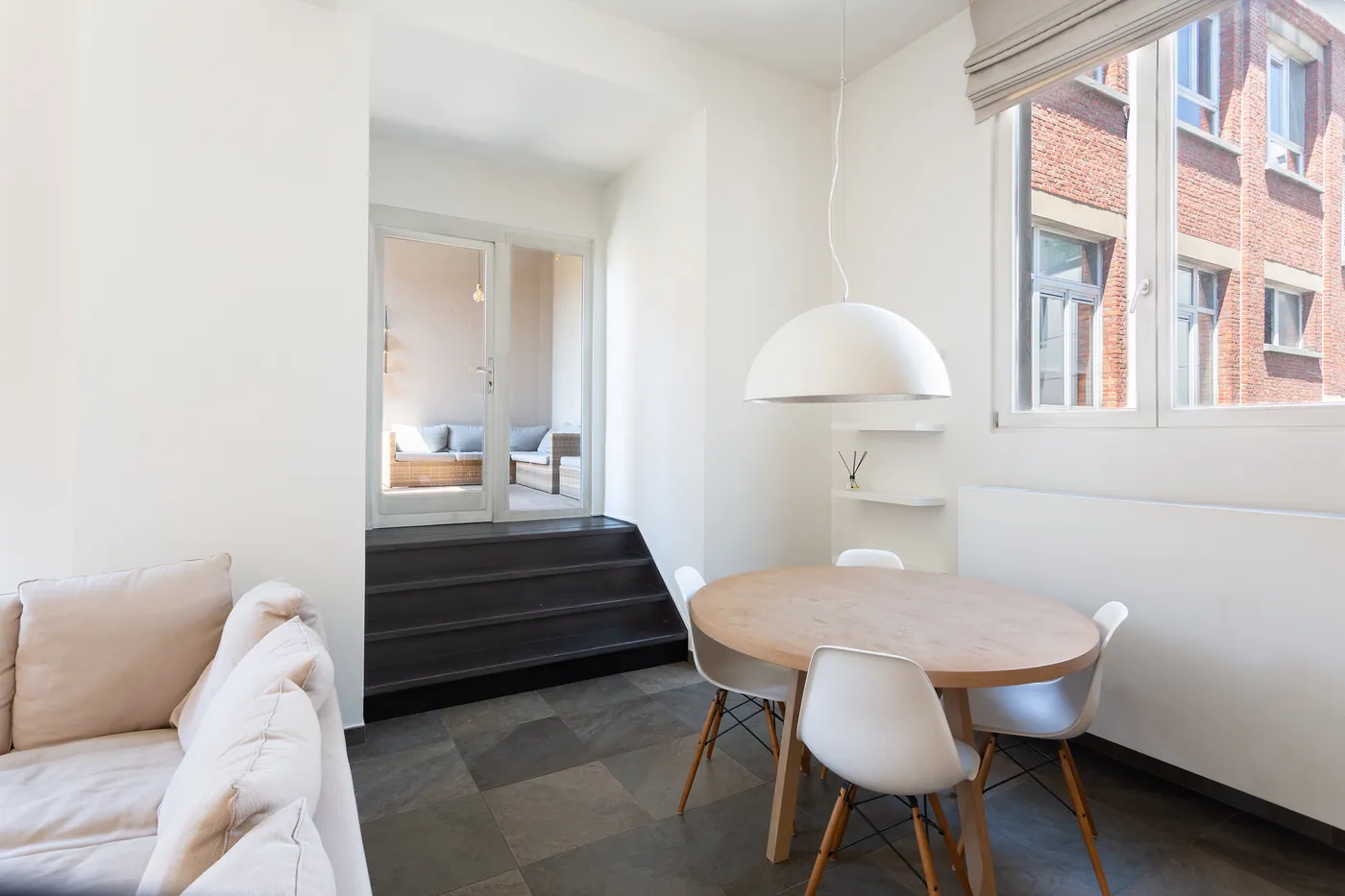 Charmante stadswoning met 2 slaapkamers en overdekt terras - foto 5