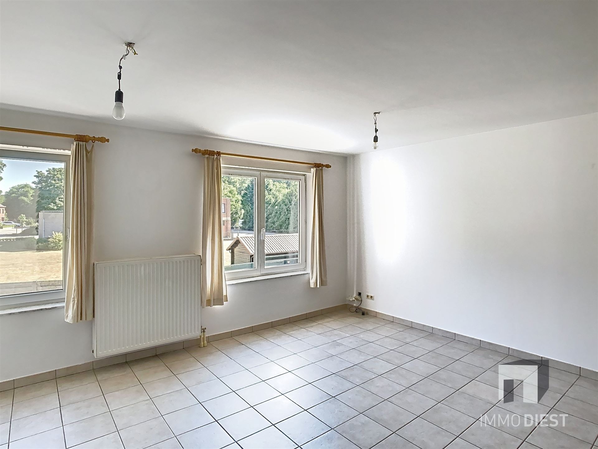 Triplex met 2 slaapkamers en inpandige garage - foto 5