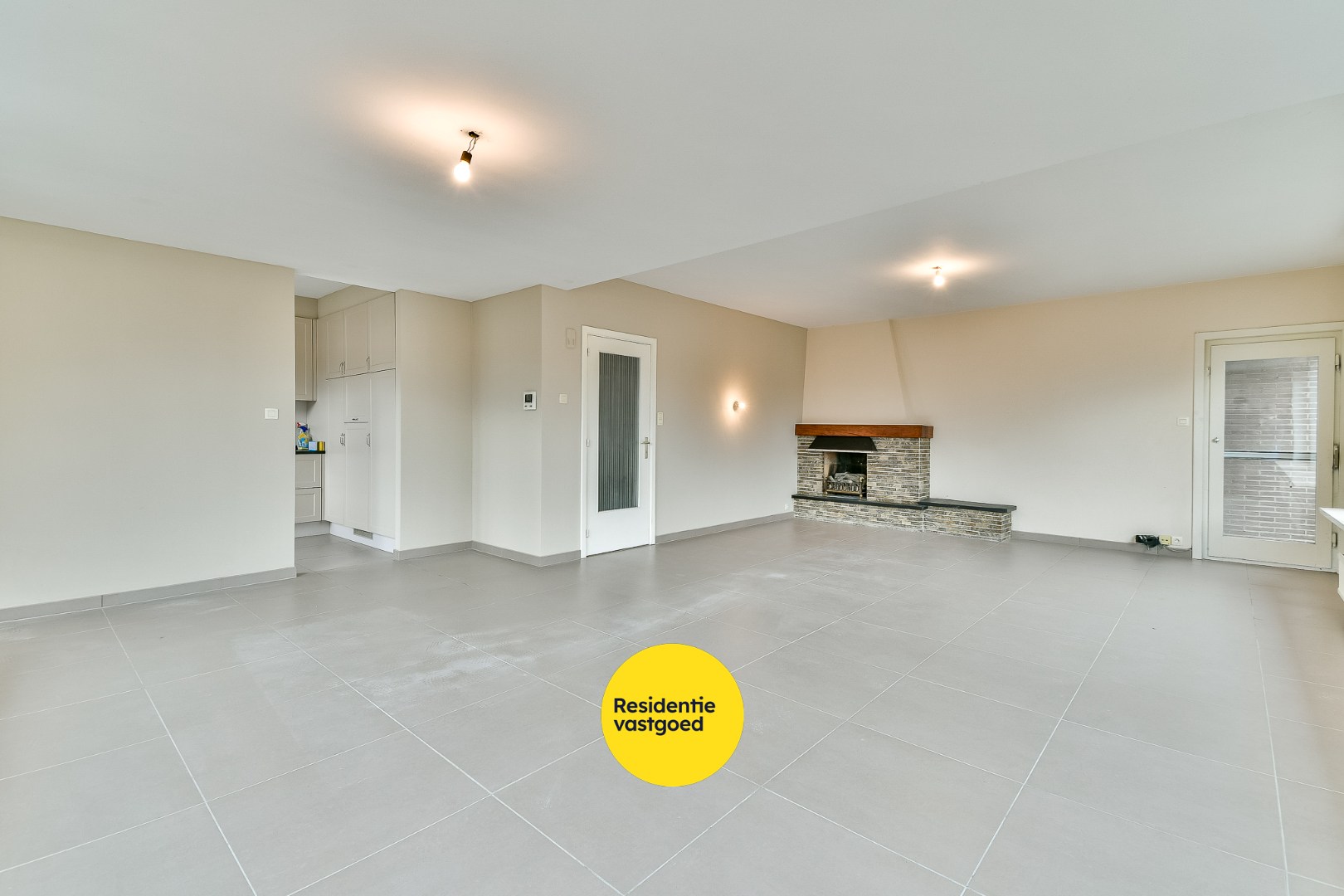 Appartement met 2 slaapkamers op de markt van Oudenburg met garage - foto 3