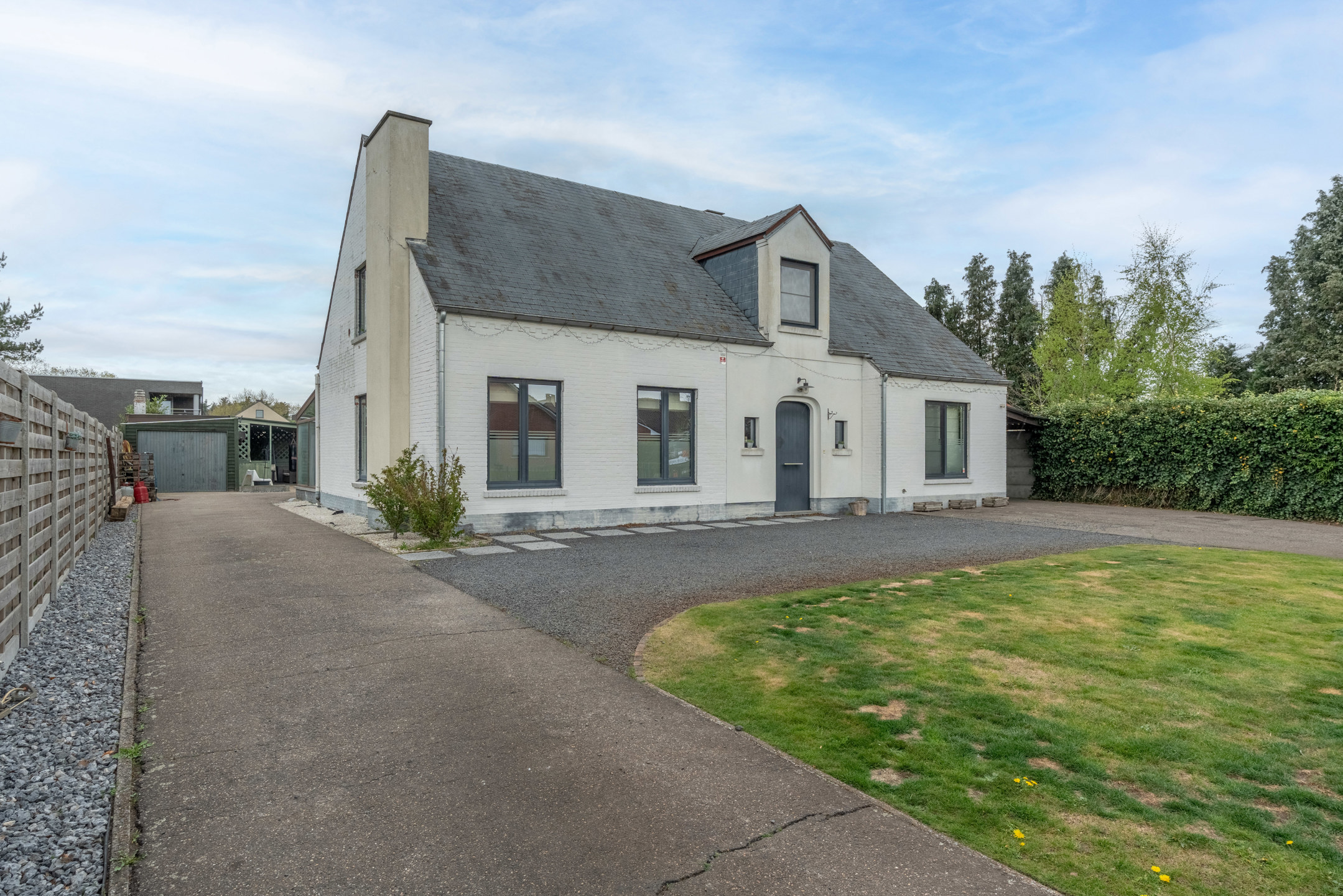 Ruime woning op gunstig gelegen perceel van 922 m² - foto 1