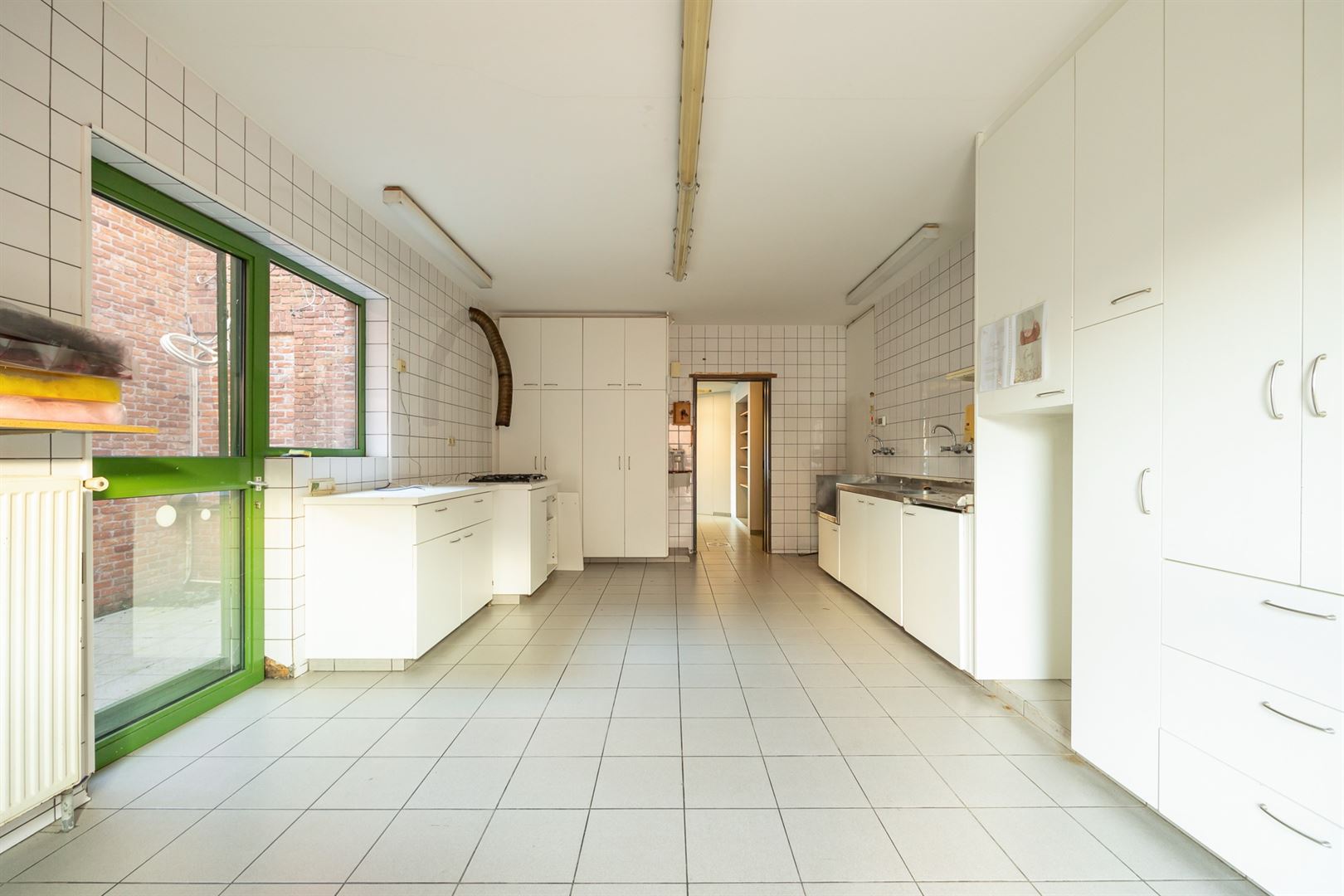 Hedendaagse commerciële ruimte met appartement - foto 4