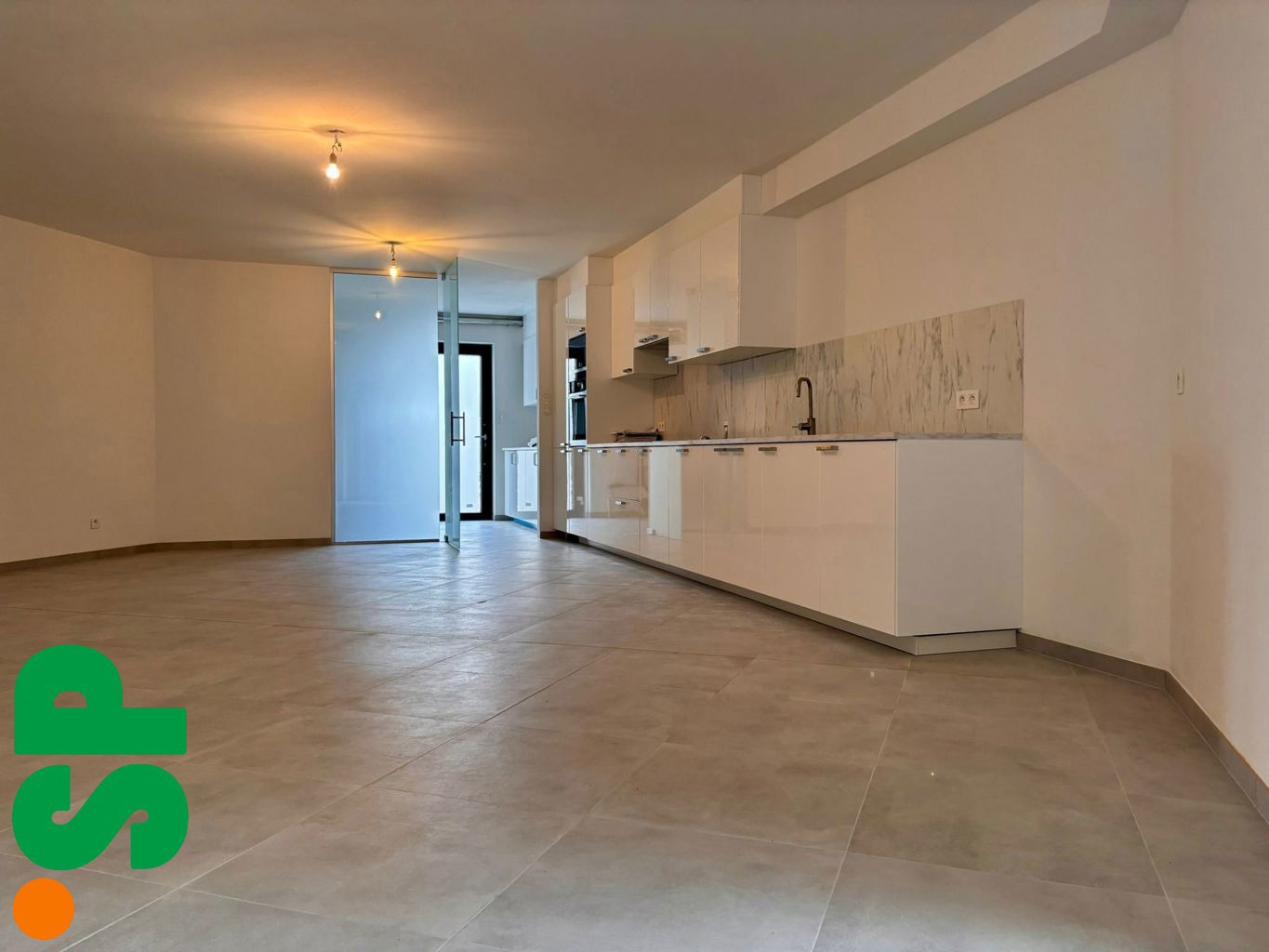 Nieuwbouw appartement met 2 slaapkamers, terras en ondergrondse autostaanplaats nabij het centrum van Veerle. - foto 4