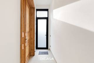 Deze karaktervolle, volledig instapklare woning in het centrum van Beveren-Roeselare is ideaal voor wie de charme van authenticiteit wil...