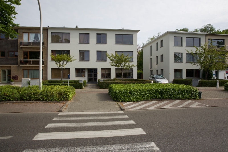 PRACHTIG ENERGIEZUINIG GERENOVEERD APPARTEMENT met 2 SLPK EN TUIN!!! - photo 1