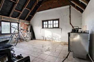 Ontdek deze unieke kans in de Bergenstraat te Ruddervoorde, waar een karaktervol vastgoedproject wacht op een nieuw hoofdstuk. Er werd reeds...