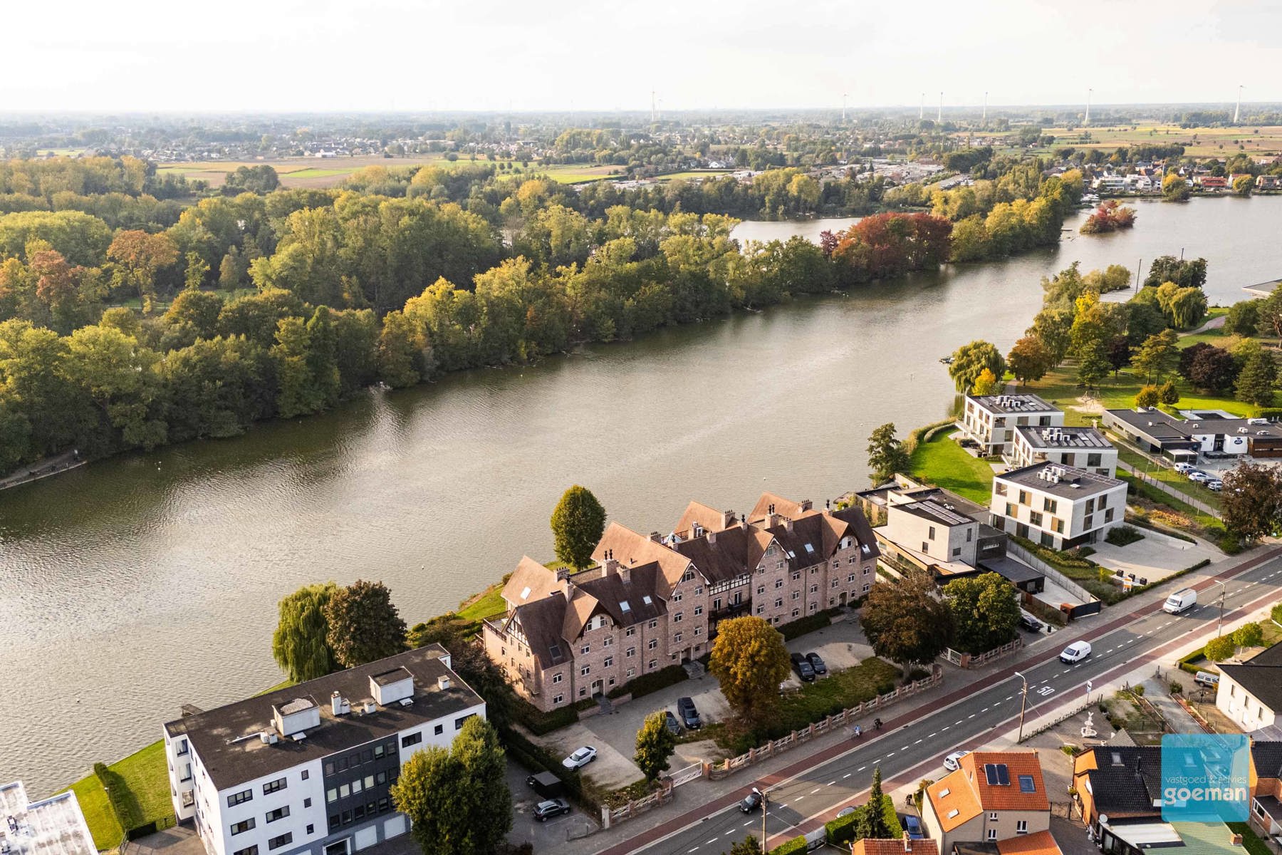 TE KOOP IN BERLARE: Luxueus appartement met adembenemend zicht op het Donkmeer – Berlare - foto 3