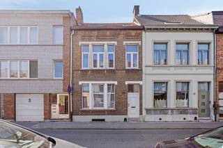 Gelegen in de rustige Oudestraat te Hoboken vindt u deze ruime, instapklare woning met maar liefst vijf slaapkamers en een gezellige, zonnige tuin...