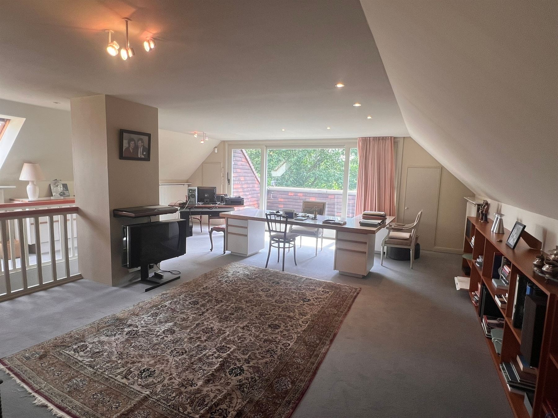 Karaktervolle villa met bijgebouwen - foto 4