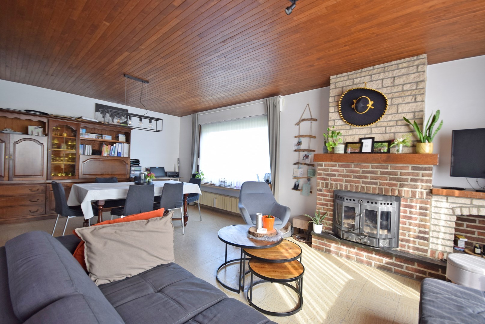 RUIME WONING MET 3 SLAAPKAMERS EN TUIN - foto 3