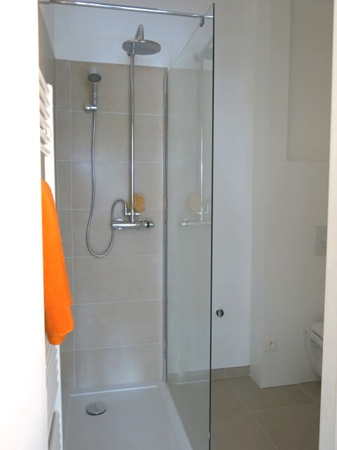 Lichtrijk 2-slaapkamerappartement met GARAGE te huur in Assebroek Brugge - foto 5