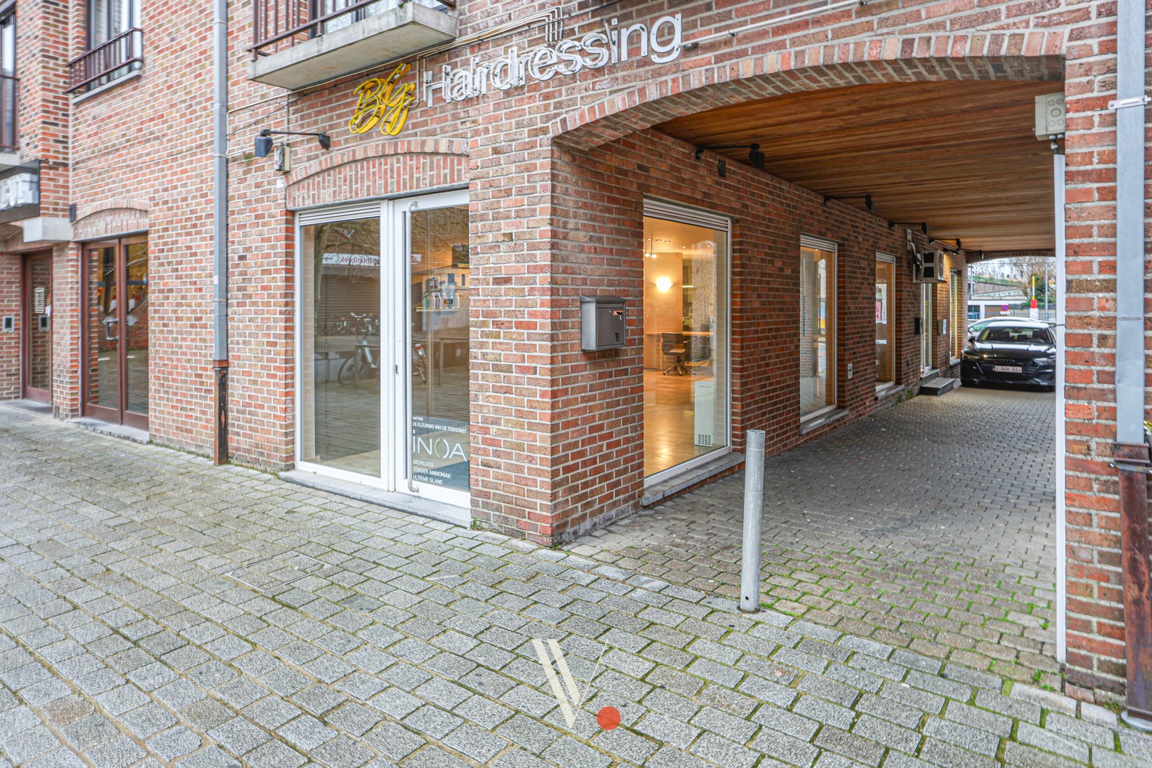 Handelsgelijkvloers met zeer commerciële ligging - foto 4