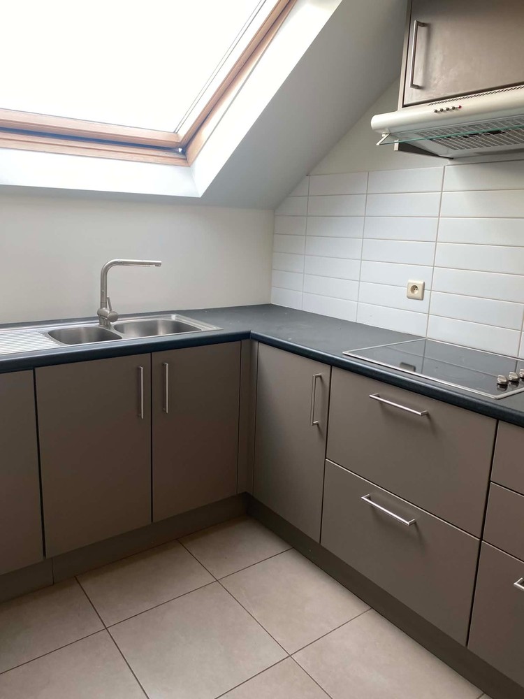 Te Huur – Gezellig 2-slaapkamerappartement in het centrum van Lembeek - foto 1