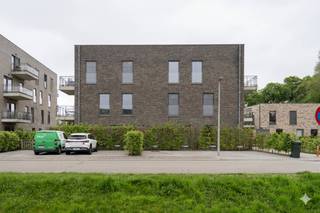 Deze bovengrondse autostaanplaats, gelegen aan blok nr. 21 op Hof Ter Melle, wordt te koop aangeboden.Het betreft autostaanplaats nummer 30,...