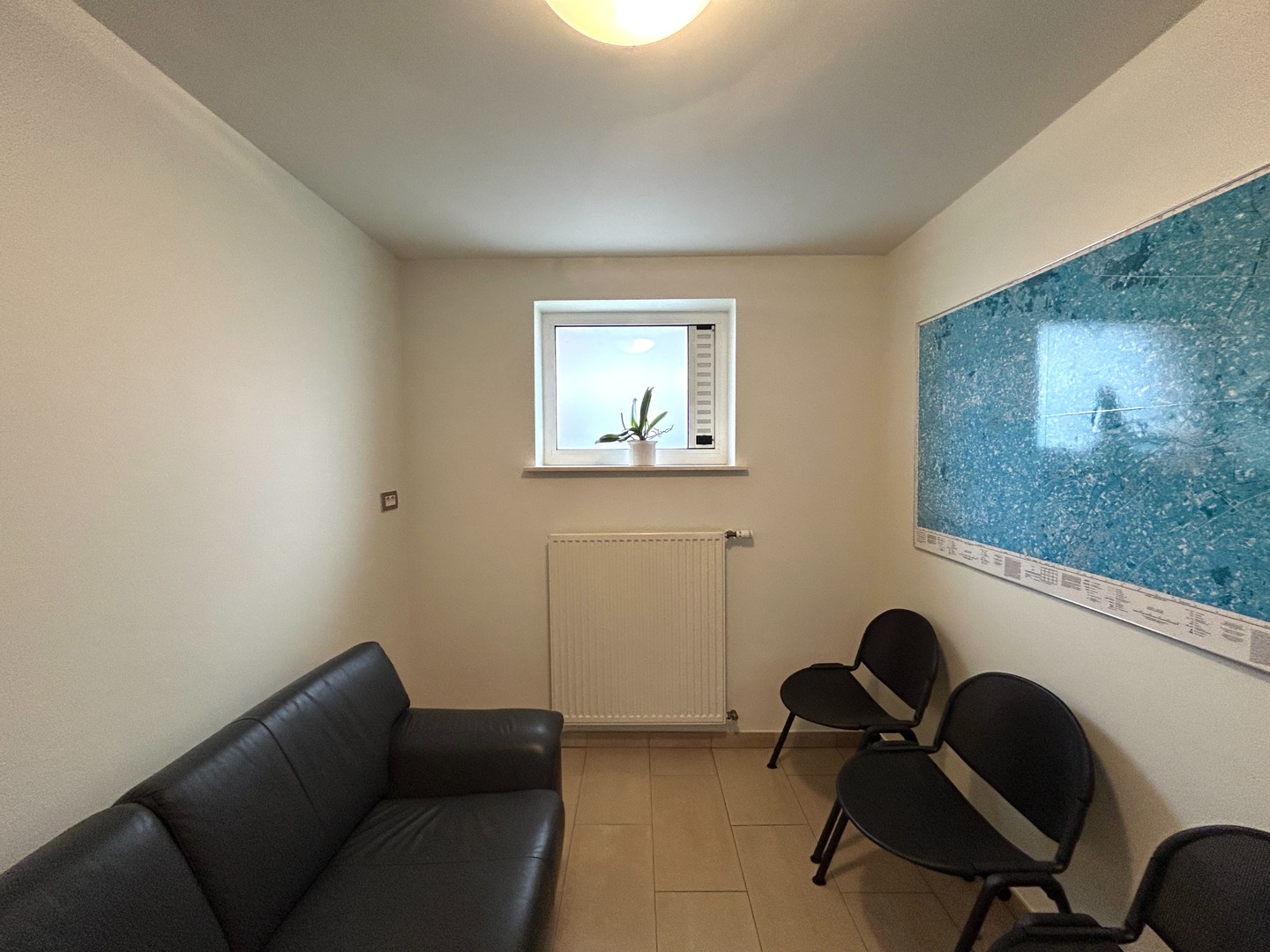 Instapklare kantoorruimte/praktijkruimte te centrum Tielt! - foto 4