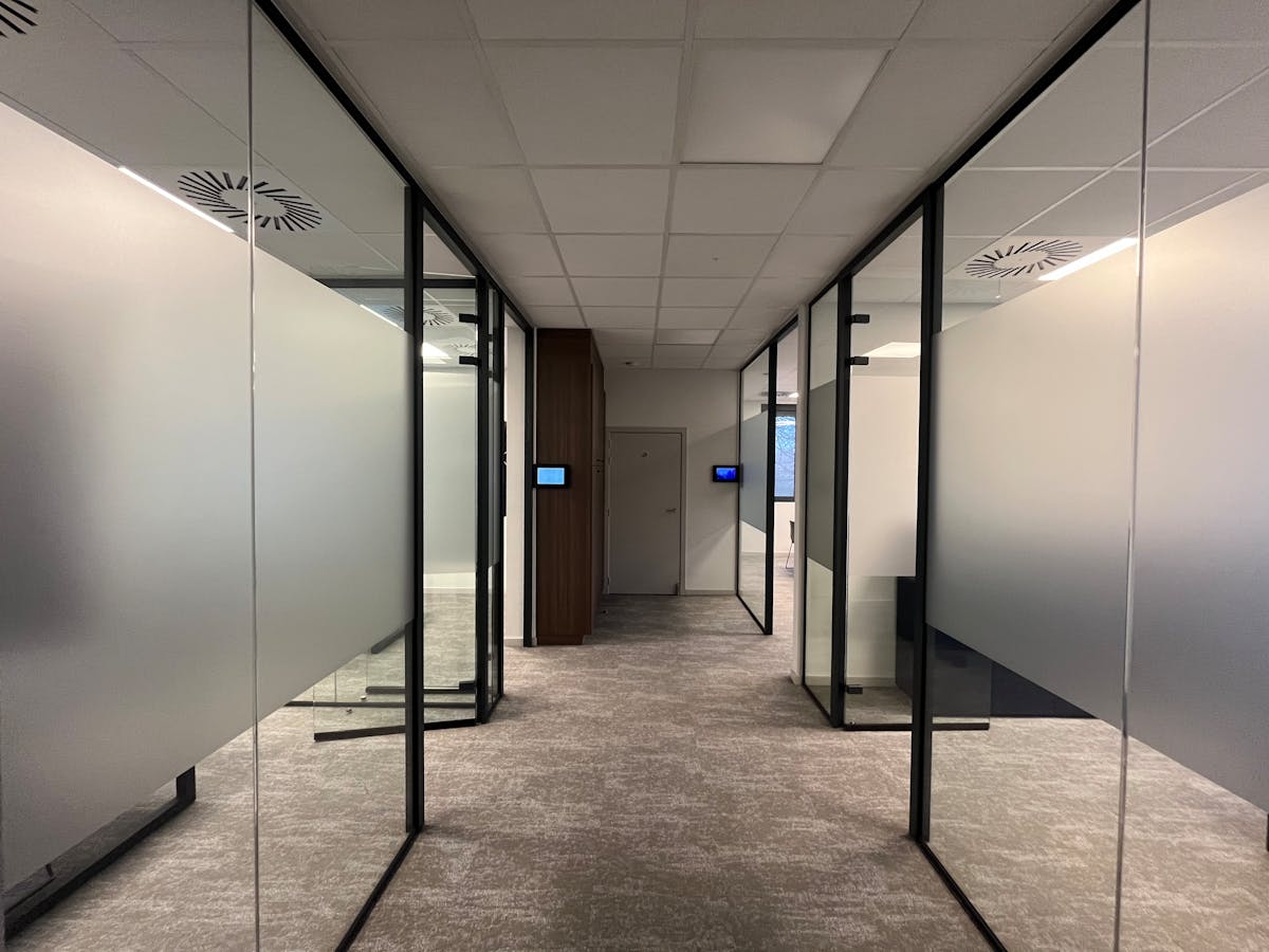 Instapklaar kantoor (986 m²) te huur nabij E17 in Zwijnaarde - foto 4