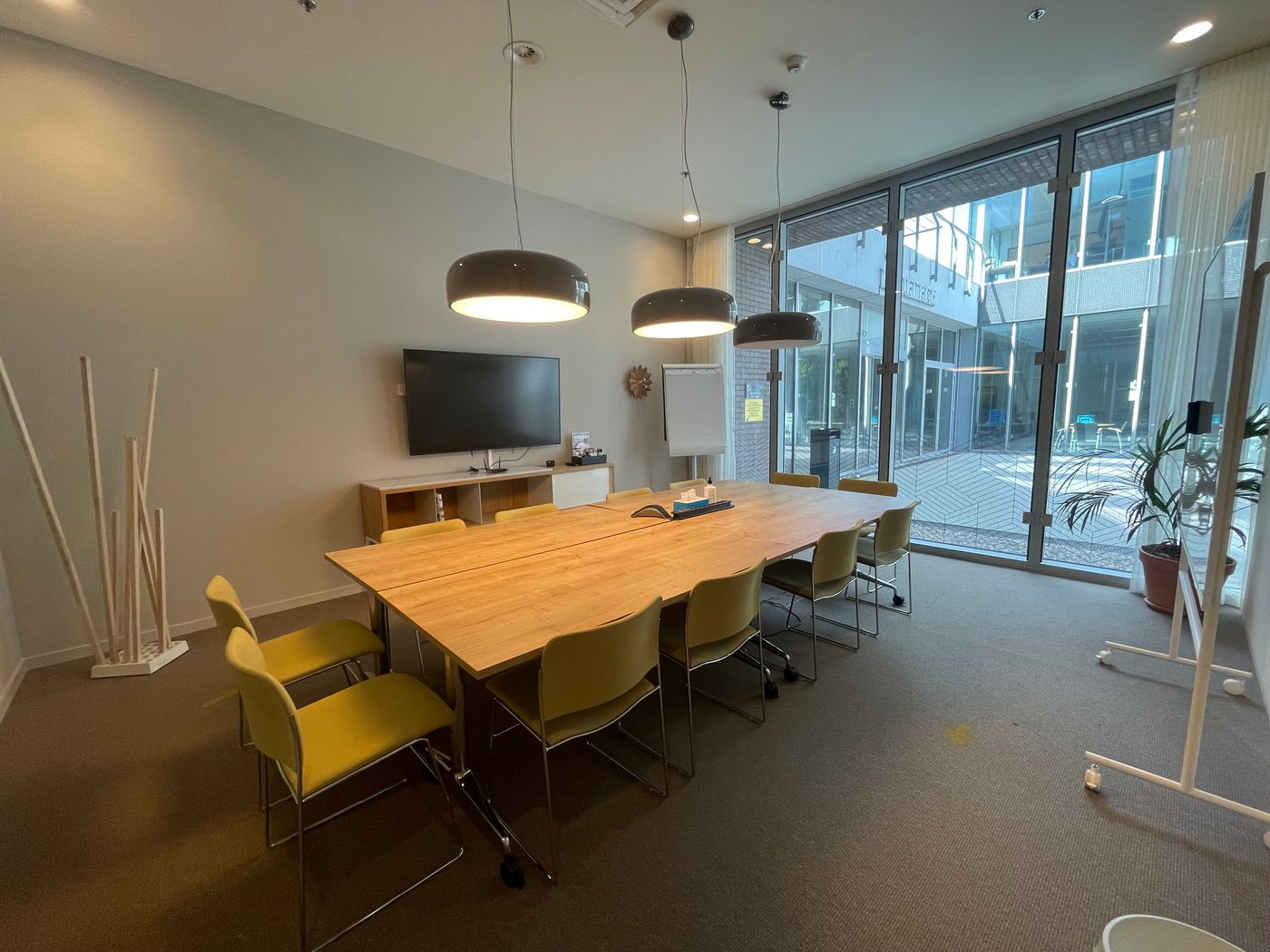 All-in bemeubelde kantoren met tal van faciliteiten nabij de kruising van de E17 en de E40 - foto 4